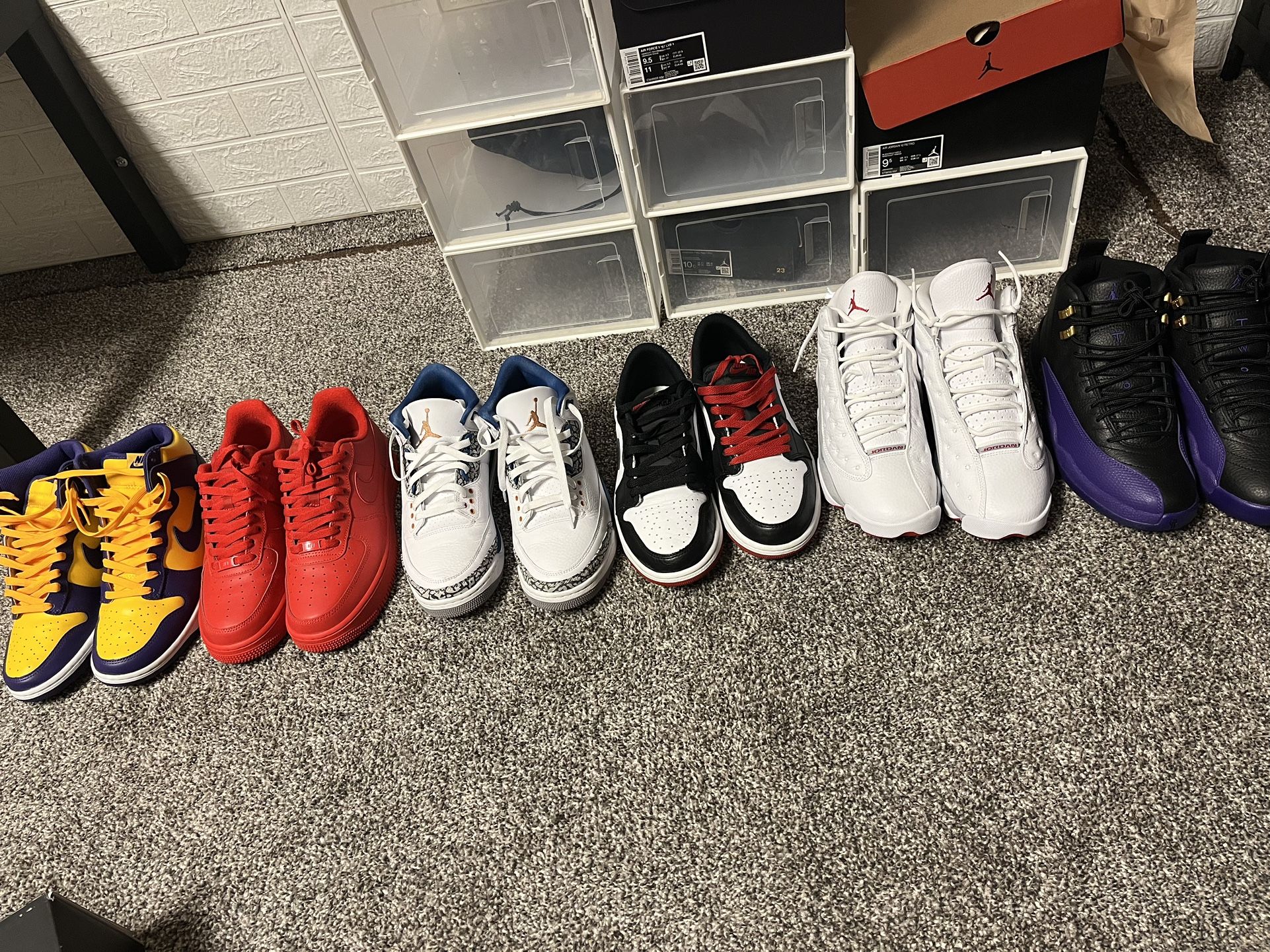 Selling my Shoes Send Them Offers (they Are In Really Good Condition)