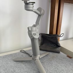 DJI OM 4 Smartphone Gimbal — Lightly Used, Great Condition