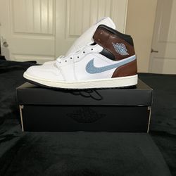 Air Jordan 1 Mid SE