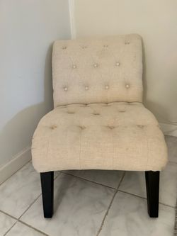 Sillón de un cuerpo. Accent Chair with capitone.
