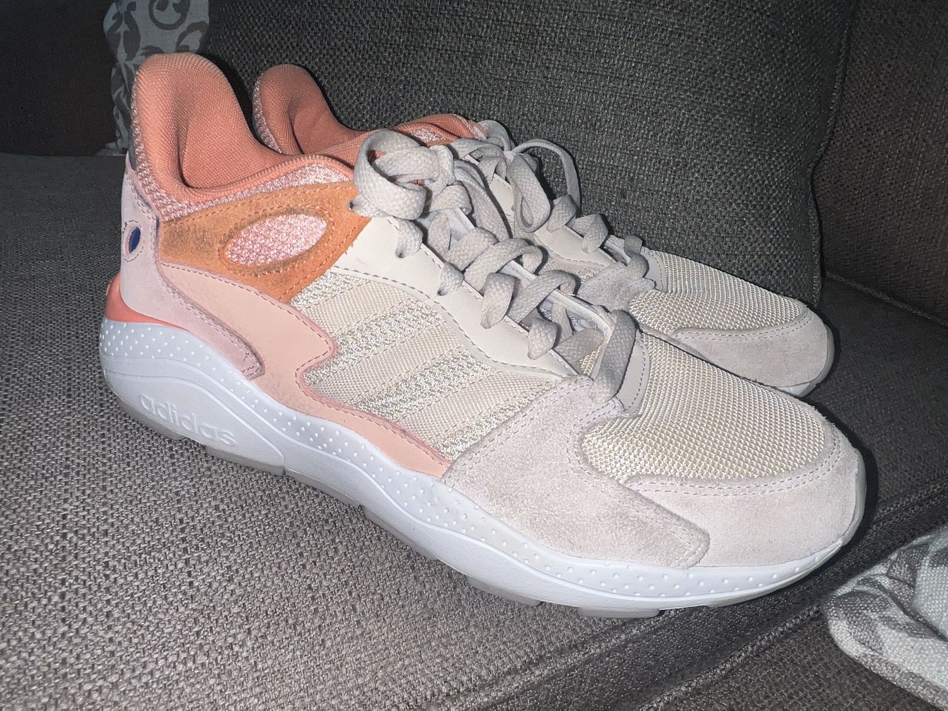 Adidas Womens Crazychaos EF1063 Beige Running Shoes Sneakers / Size: 9 / Used like new