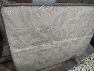 Brand new queen mattress medium to firm