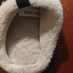 Women's Isotoner Faux Fur 8.5 To 9 House Shoe 