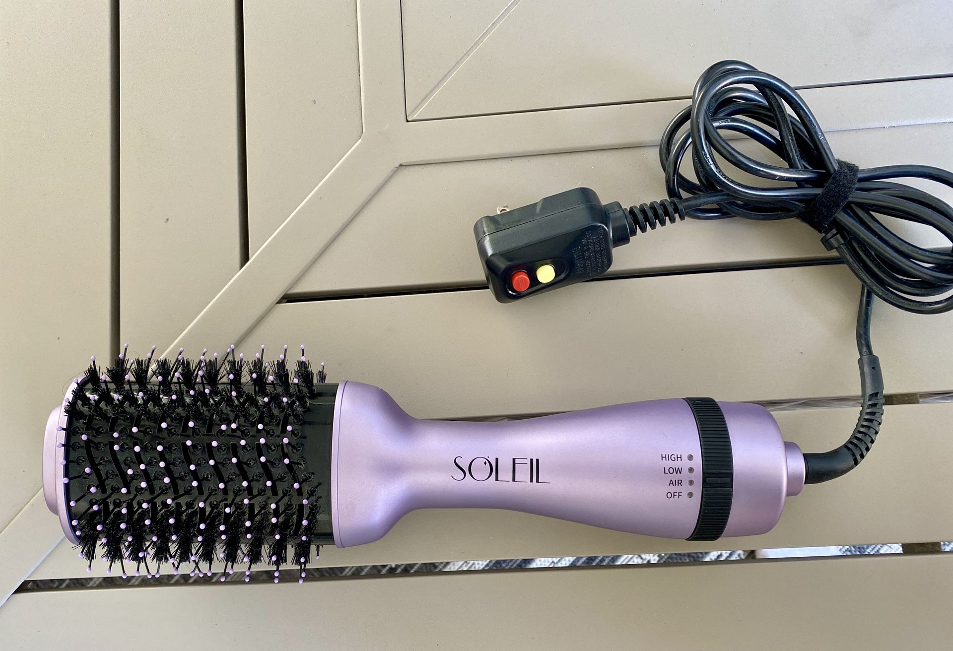 SOlEIL Blow Dryer Brush Oval