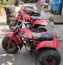 Thee wheeler HONDAS
