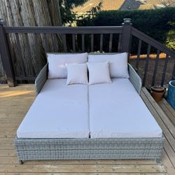 Outdoor Daybed