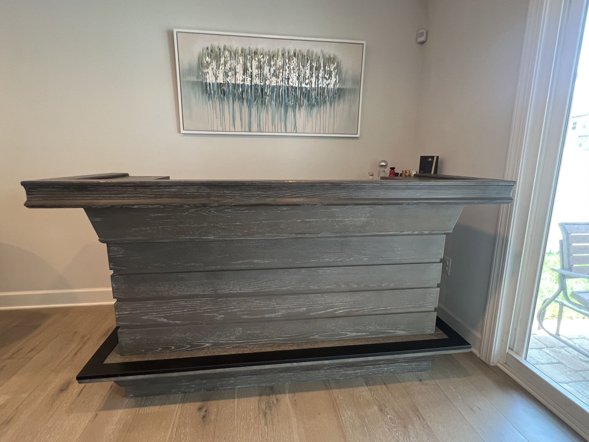 Bar w/ Stools