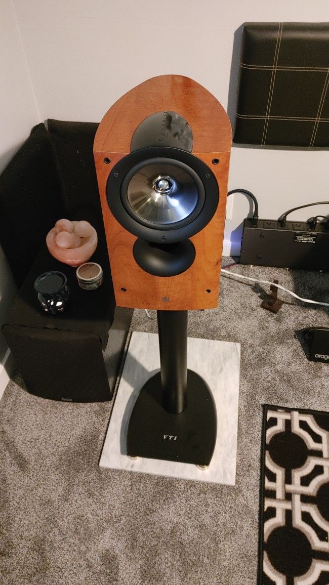 Kef IQ3 Bookshelf Speakers for Sale in Mesa, AZ - OfferUp