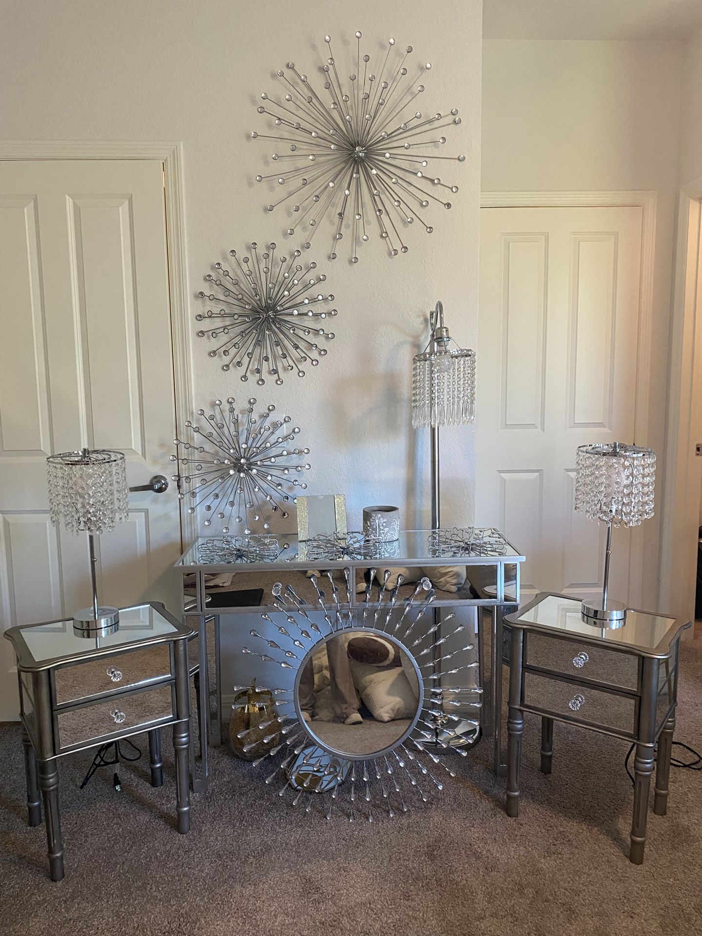 Silver And mirrored Desk, Nightstands, Decor. Crystal.