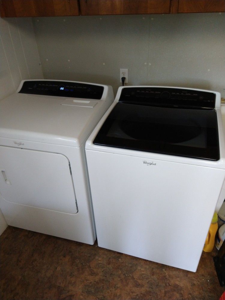 Whirlpool Cabrio Washer Dryer Set. (My Phone Is Melting!!  First Come- First Served.  Cannot Hold, Sorry 