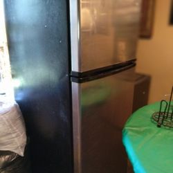 Whirlpool Stainless Steel Black Fridge Reduced $50.00