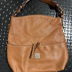 Dooney And Bourke Shoulder Purse 