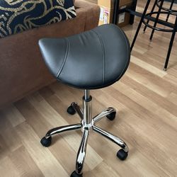 Saddle Seat Stool 