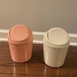 Mini Desk Trash Can