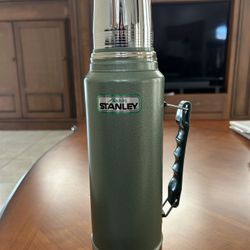 Stanley Aladdin Thermos Green Steel A-944DH 1 Quart 32oz W/Handle & Lid