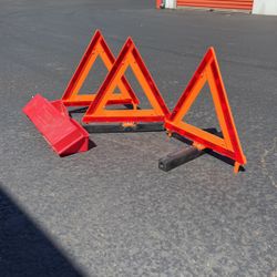 James King & Co  Warning Triangle Flare Kit  1005