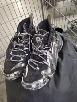 10.5 men's shoes $40 cash