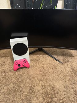 Xbox and controller and MSI Monitor