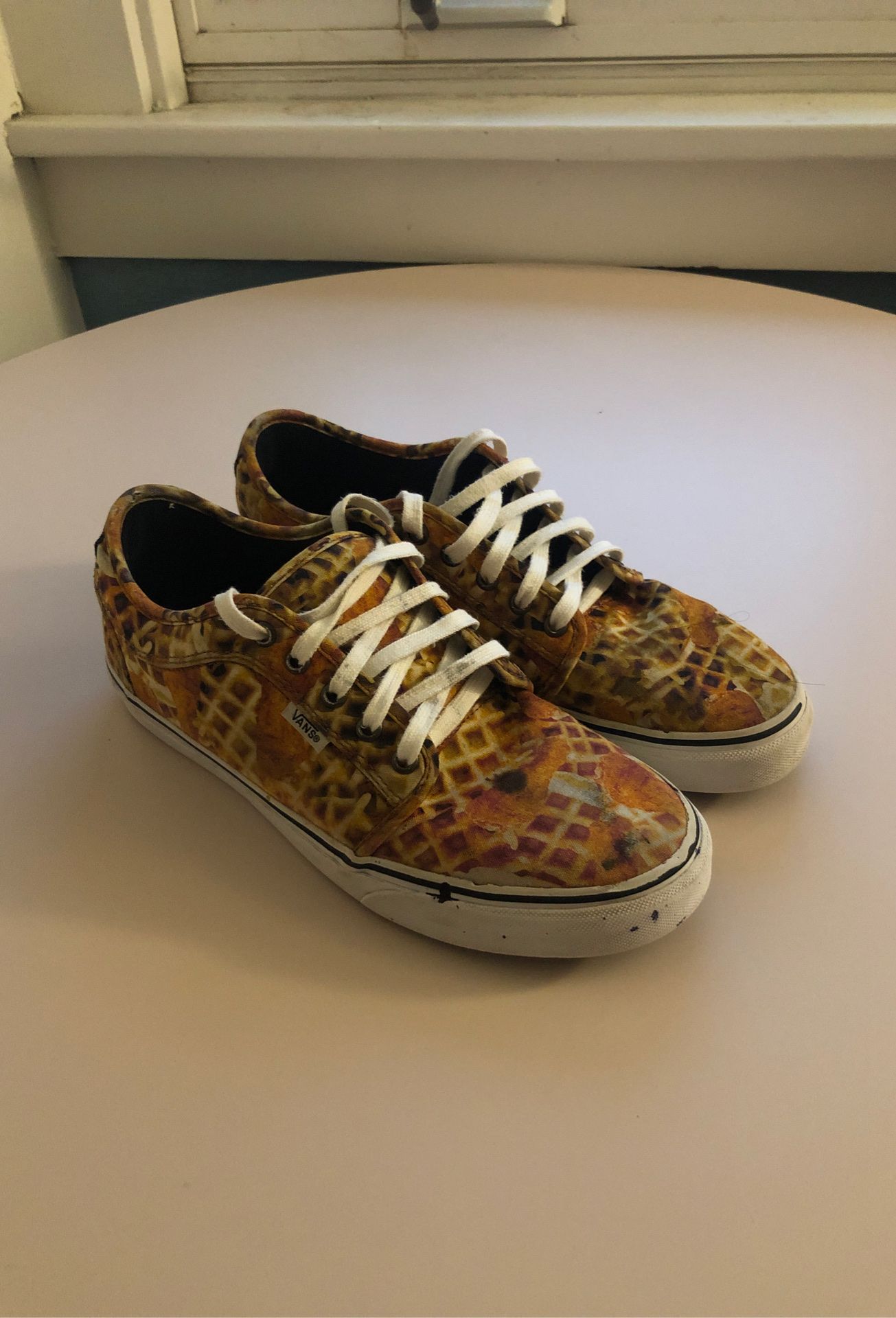 VANS CHUKKA LOW CHICKEN AND WAFFLE SIZE 9.5
