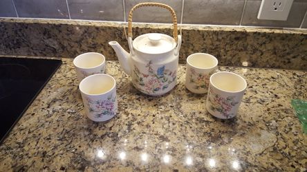 Otagiri China teapot set with 4 cups