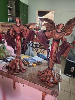 Angle  candles holds