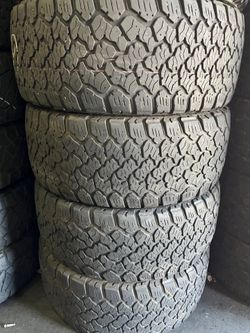 Vendo 305/55/R20 las 4 llantas por $220