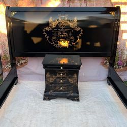 French Boho Style California King Or King Size Bedroom Set Including Bed,rails,slants,tall Dresser,nightstand,mirror Set Has Been Refurbished 