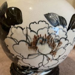 VINTAGE ASIAN TABLE LAMP EXCELLENT CONDITION