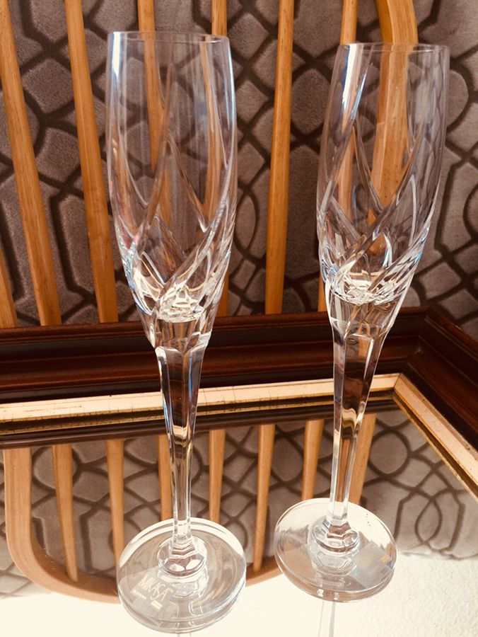 Pair Mikasa OLD DUBLIN Crystal Champagne Flutes Vertical lines