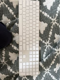 Open box Apple Magic Keyboard
