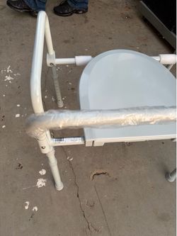 Handicap toilet