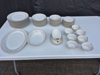 SELB BAVARIA HEINRICH GERMANY CHINA SET, in very good condition