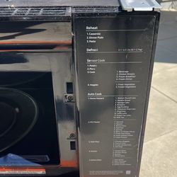 samsung built in microwave,manufacturer date july 2024 only used 1 year then stored in my garage and kept dry viewing and pick up thus saturday 4/18/2