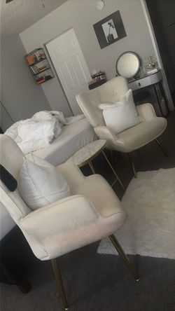 Accent chairs