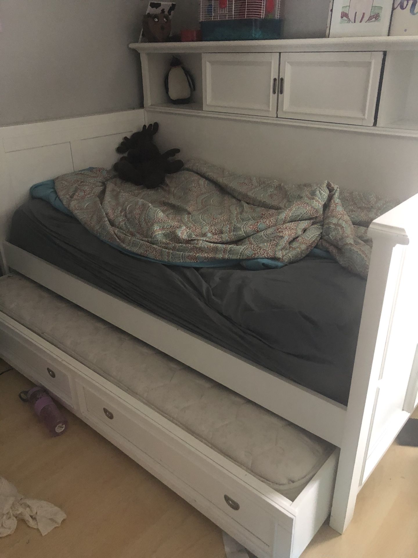 Twin and trundle bed