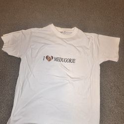 white t shirt