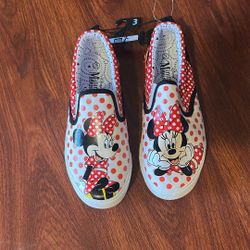 NEW! Girls Disney Minnie Mouse Slip Ons shoes 