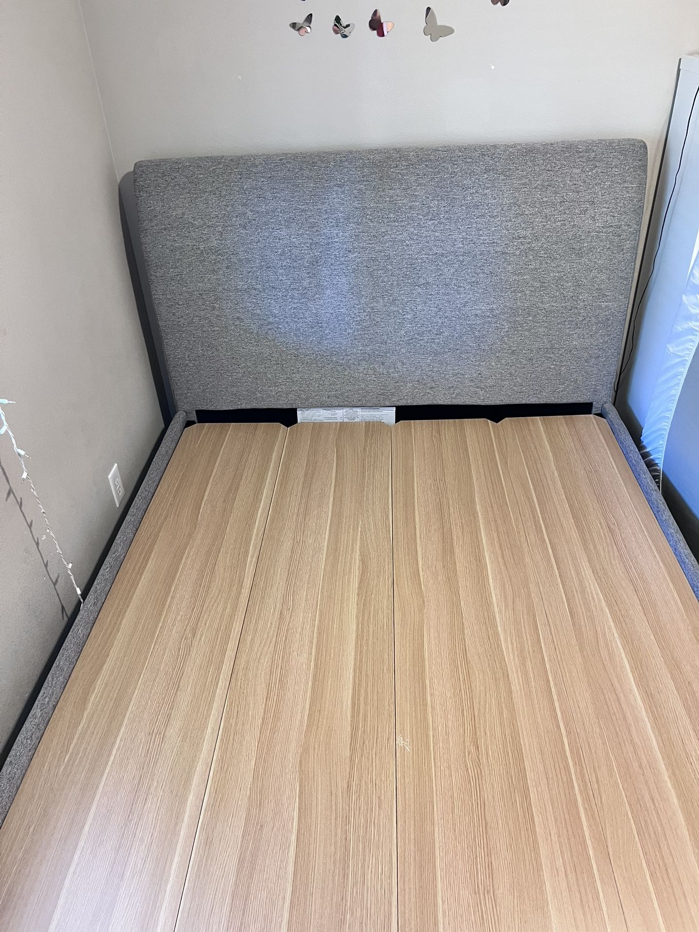 Queen Bed Frame !!!