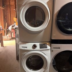 Washer And Dryer Samsung 800$