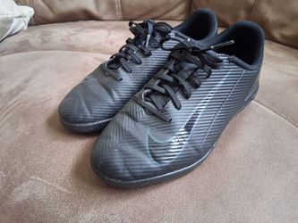 Nike indoor soccer shoes