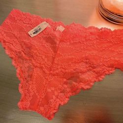 Nice BRAND NEW Victoria’s Secret Sexy Lace Cheeky Panty Size Small 🧡