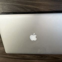 Apple Laptop