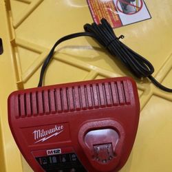 Milwaukee m12 charger