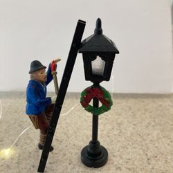 Dept 56 Lamp Lighter Heritage Village