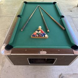 Murrey  8’ Foot Pool Table  Vintage 