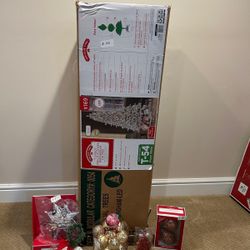 Christmas Decorations & Tree
