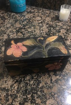 Jewelry box