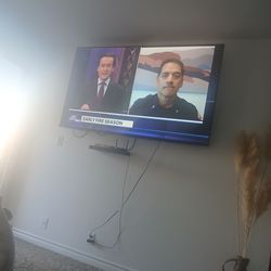 75 " Roku TV