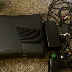 Xbox 360 Slim With Games And A Controller