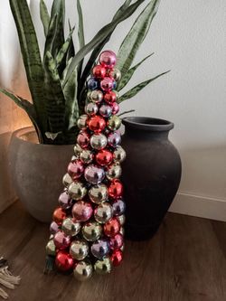 Vintage Bulb Ornament Christmas Tree